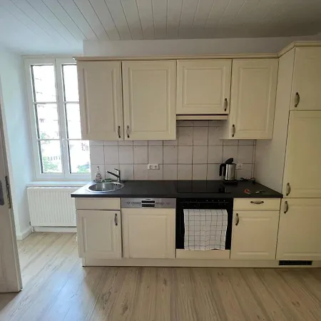 Zentrale Lage In - 2 *