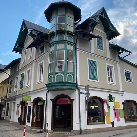 Zentrale Lage In - 2 *